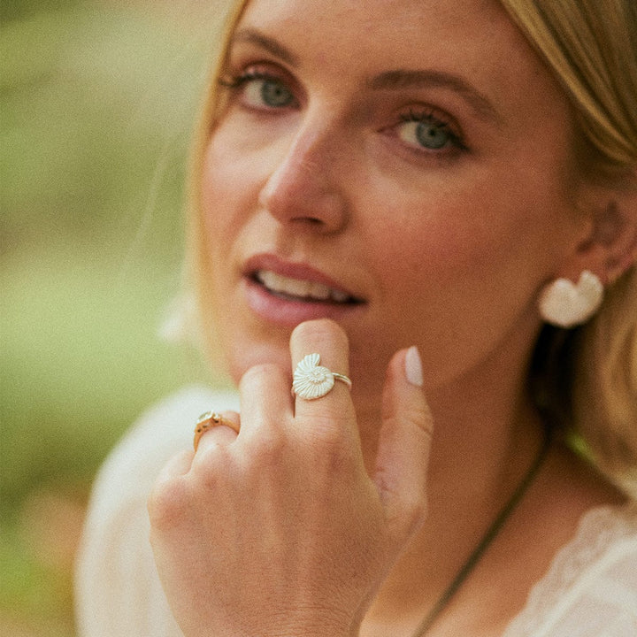 Daisy Polly Sayer Shell Ring - MococoDaisy LondonRings