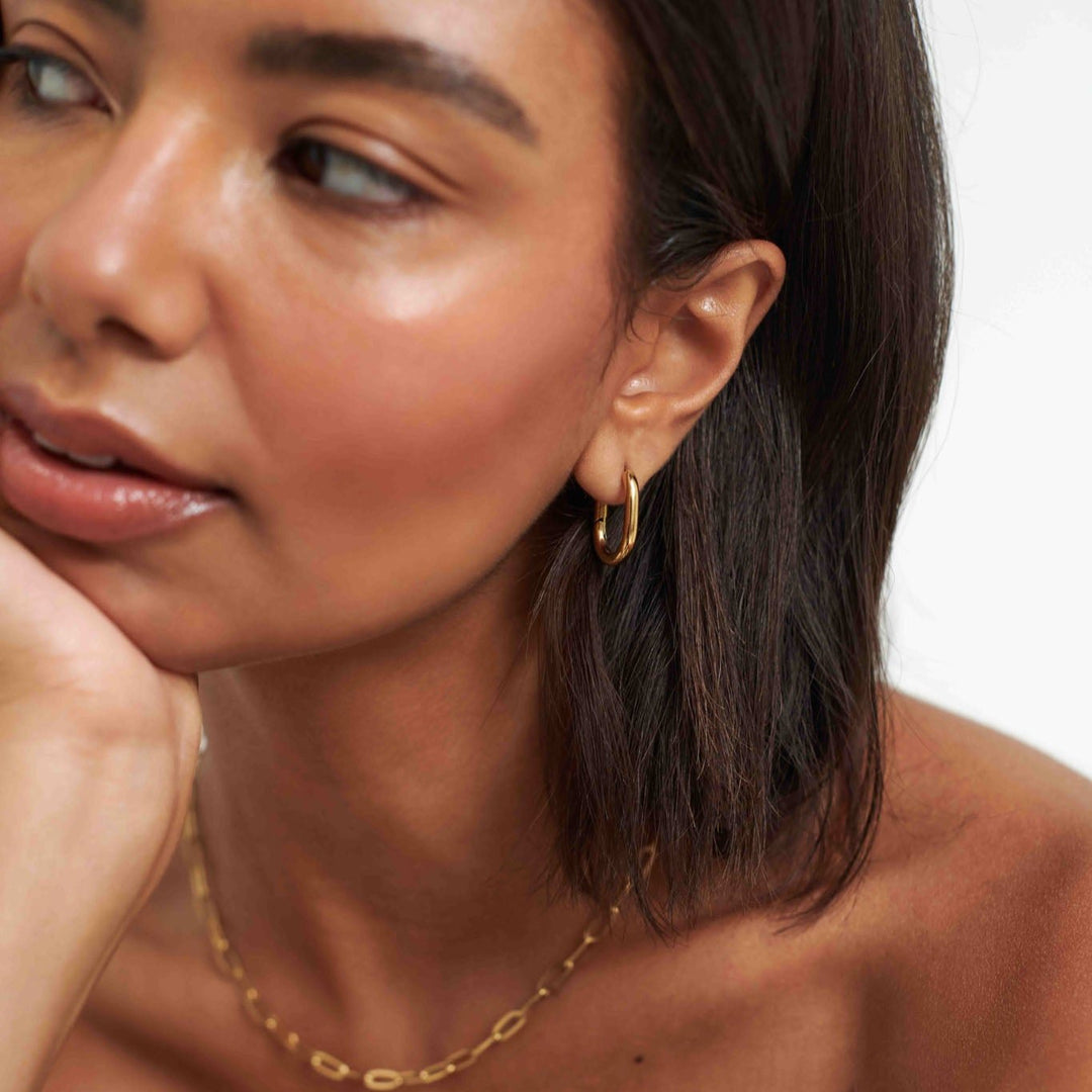 D.Louise Gold Oval Hoop Earrings - MococoD.LouiseGE-015Earrings