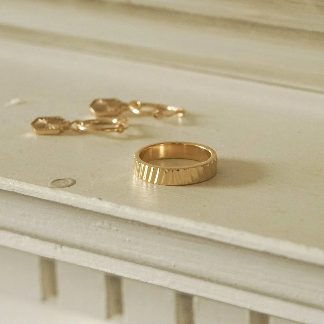 Daisy Estée Lalonde Sunburst Chunky Stacking Ring