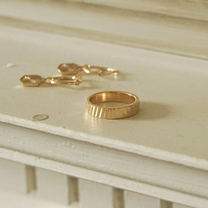 Daisy Estée Lalonde Sunburst Chunky Stacking Ring