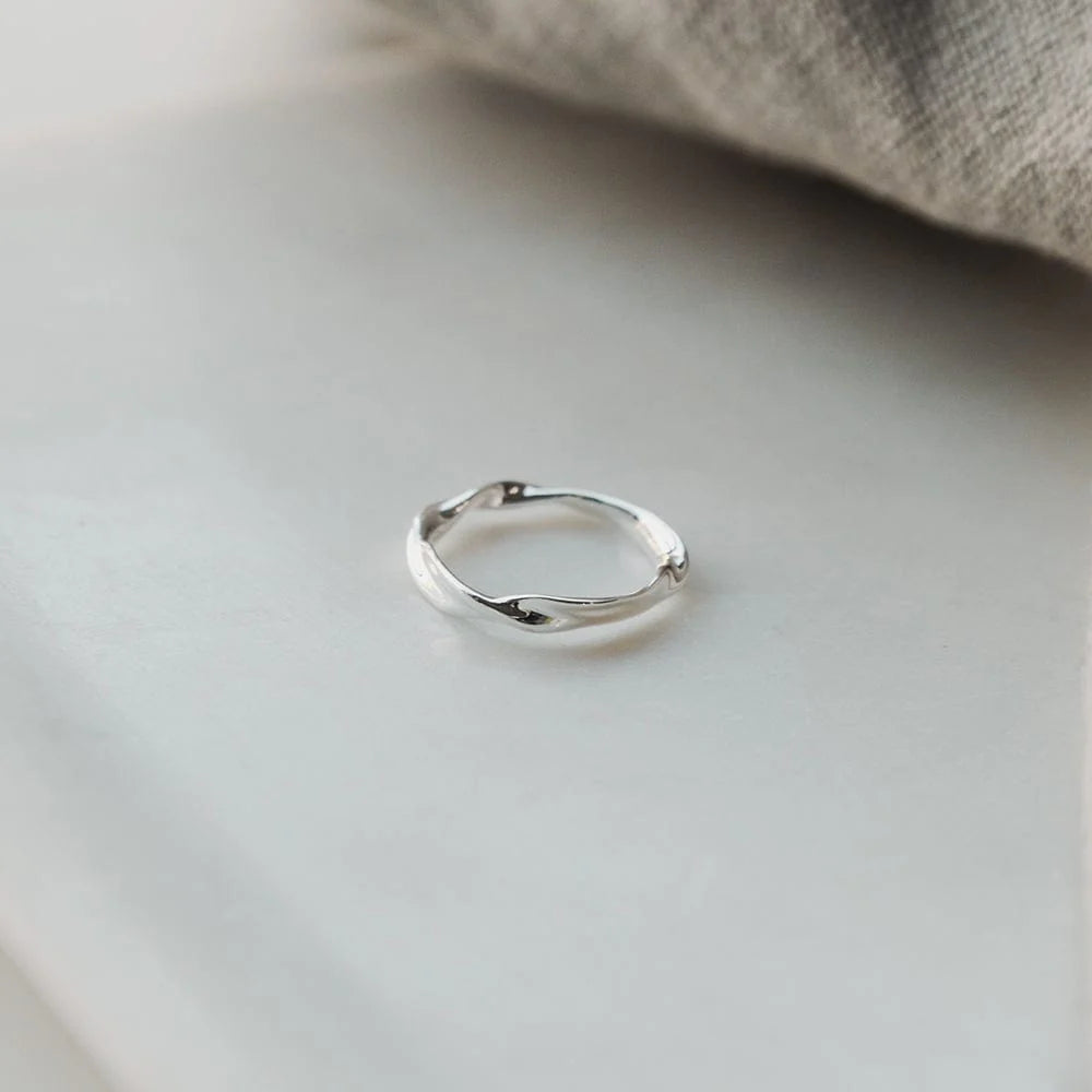 Daisy Estée Lalonde Wavy Stacking Ring