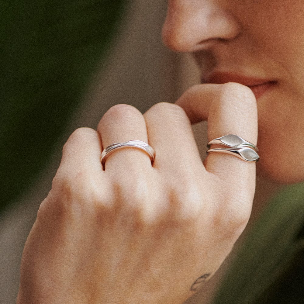 Daisy Estée Lalonde Wavy Stacking Ring
