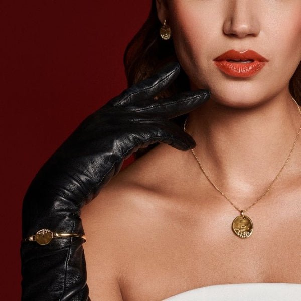 Hot Diamonds Gold Illuminate Pendant - Large - MococoHot DiamondsDP10215055069055633Necklaces