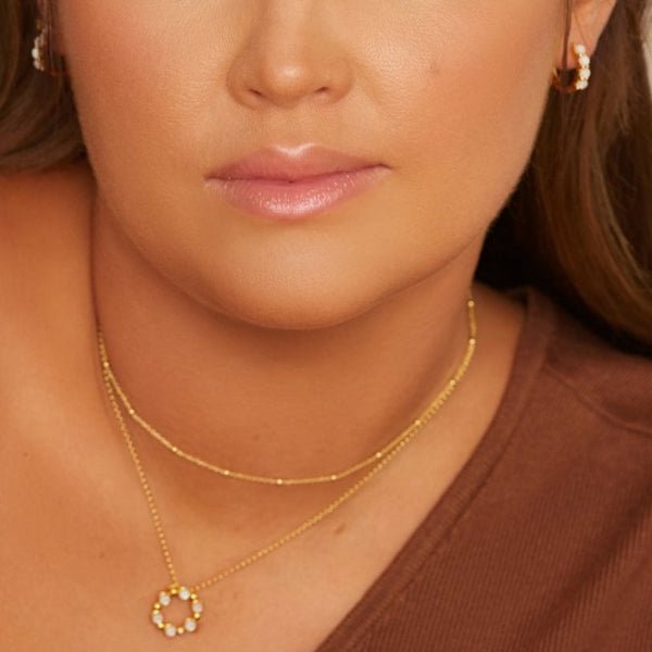 Hot Diamonds Gold Jac Jossa Calm Mother of Pearl Huggies - MococoHot DiamondsDE7275055069049762Earrings