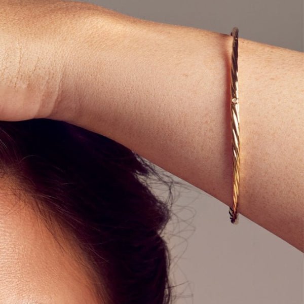 Hot Diamonds Gold Jac Jossa Entwine Bangle Bracelet - MococoHot DiamondsDL6405055069045467Bracelets