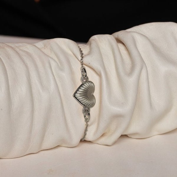 Hot Diamonds Silver Essence Heart Bracelet - MococoHot DiamondsDL6965055069056067Bracelets