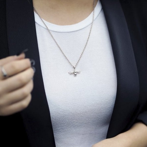 Hot Diamonds Silver Natural Bee Pendant - MococoHot DiamondsDP5655055069015187Necklaces