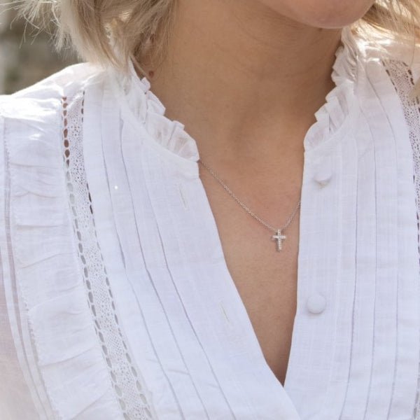 Hot Diamonds Silver Striking Cross Pendant - MococoHot DiamondsDP6965055069036236Necklaces