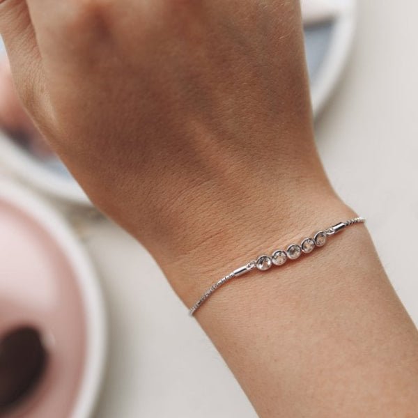 Hot Diamonds Silver Tender White Topaz Bracelet - MococoHot DiamondsDL5815055069036977Bracelets