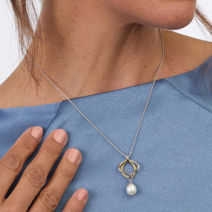 Kit Heath Alicia Pearl Golden FP RP/GP 18″ Necklace - MococoKit Heath90021GFP5038159171598Necklaces