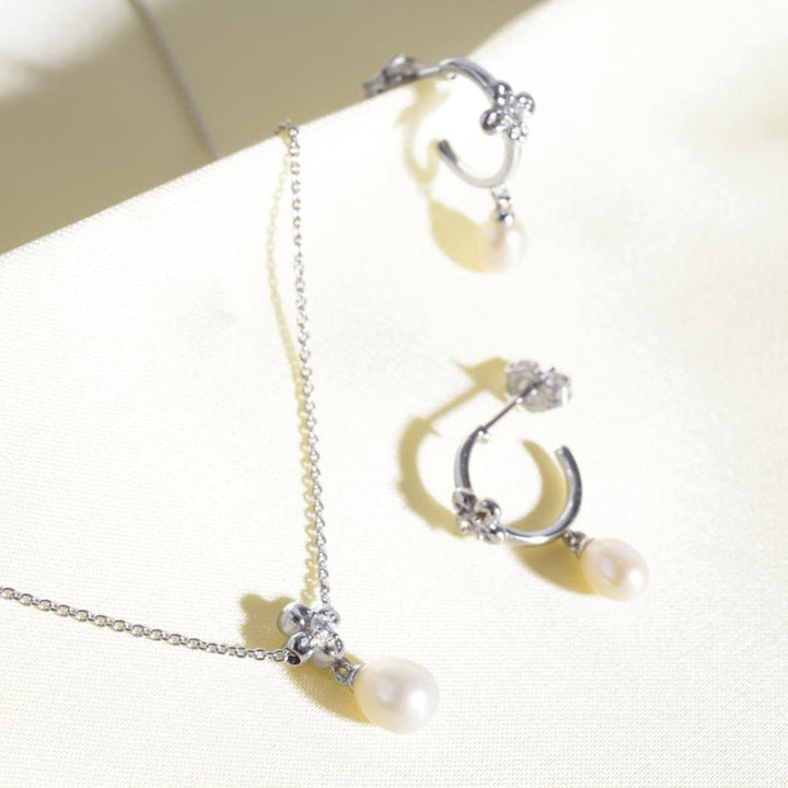 Kit Heath Blossom Flyte Honey Flower Pearl Hoop Earrings - MococoKit Heath50333FPC5038159170348Earrings