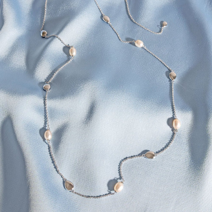 Kit Heath Coast Pebble Pearl Station Toggle Necklace - MococoKit Heath90169FPNecklace