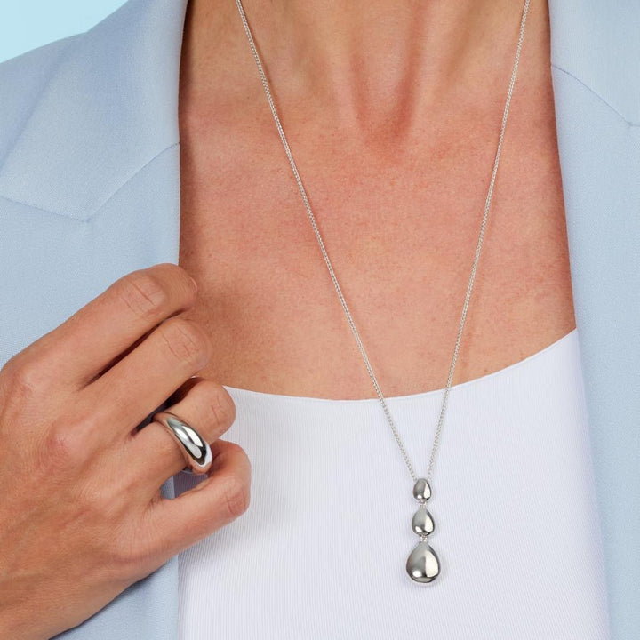 Kit Heath Coast Pebble Smooth Triple Grande Toggle Necklace - MococoKit Heath90153RPNecklace