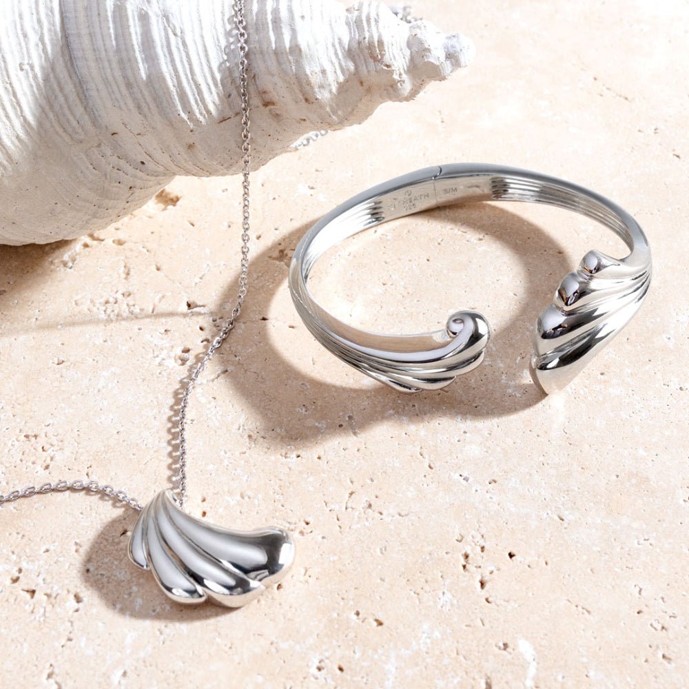 Kit Heath Oceane Shell Echo Grande Hinged Bangle - MococoKit Heath71215RP-CM/LBracelets