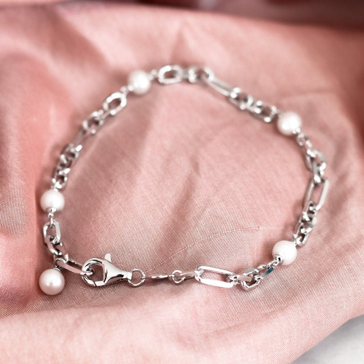 Kit Heath Silver Revival Figaro Chain Pearl Station Bracelet - MococoKit Heath70434FP5038159161636Bracelets