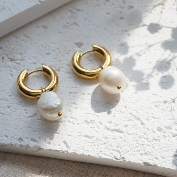 Little Grey Moon Gold Chunky Pearl Hoop Earrings - MococoLittle Grey Moon100618Earrings
