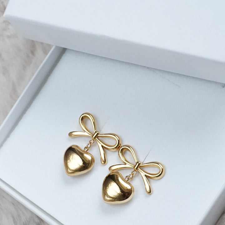 Little Grey Moon Gold Sweetheart Stud Earrings - MococoLittle Grey Moon100685Earrings