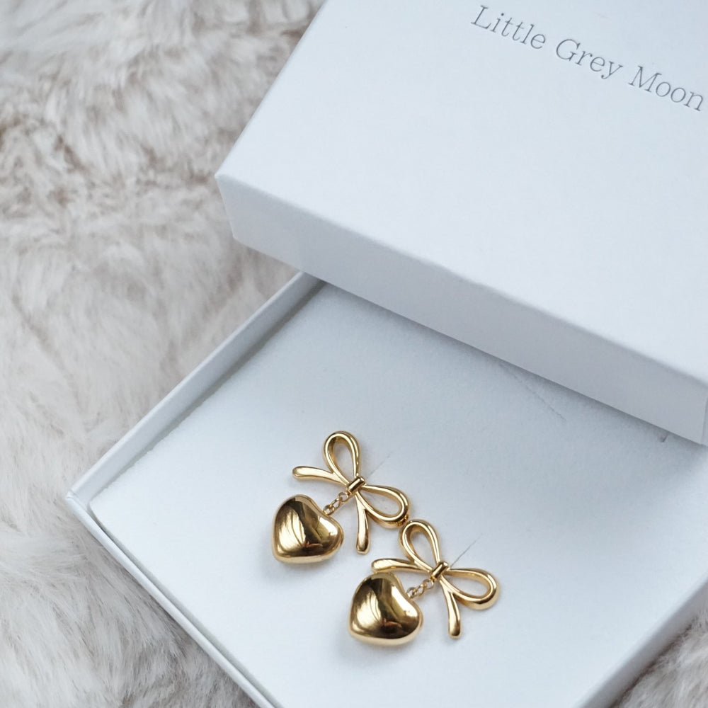 Little Grey Moon Gold Sweetheart Stud Earrings - MococoLittle Grey Moon100685Earrings