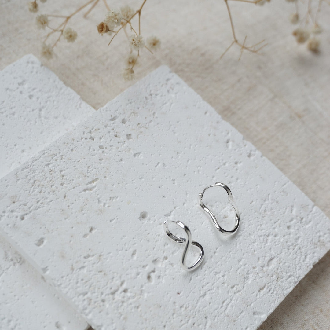 Little Grey Moon Silver Fig and Twist Hoop Earrings - MococoLittle Grey Moon100567Earrings