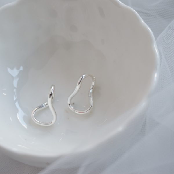 Little Grey Moon Silver Fig and Twist Hoop Earrings - MococoLittle Grey Moon100567Earrings