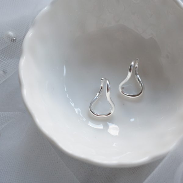 Little Grey Moon Silver Fig and Twist Hoop Earrings - MococoLittle Grey Moon100567Earrings
