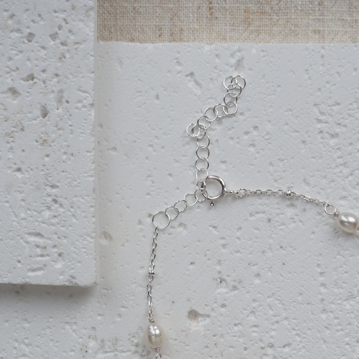 Little Grey Moon Silver Freshwater Pearl Chain Bracelet - MococoLittle Grey Moon100539Bracelets