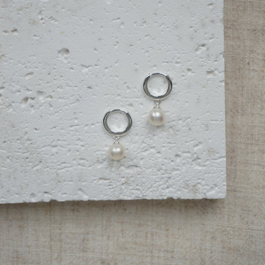 Little Grey Moon Silver Pearl Hoop Earrings - MococoLittle Grey Moon100488Earrings
