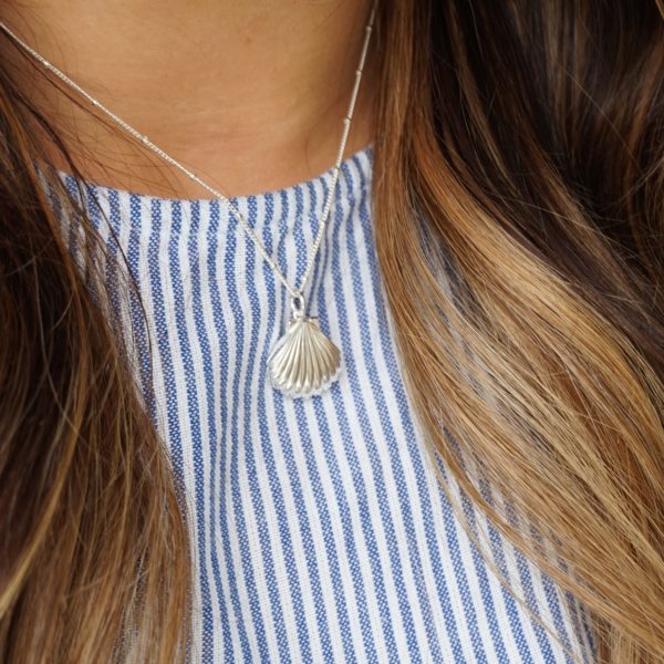 Little Grey Moon Silver Shell Locket Necklace – Mococo