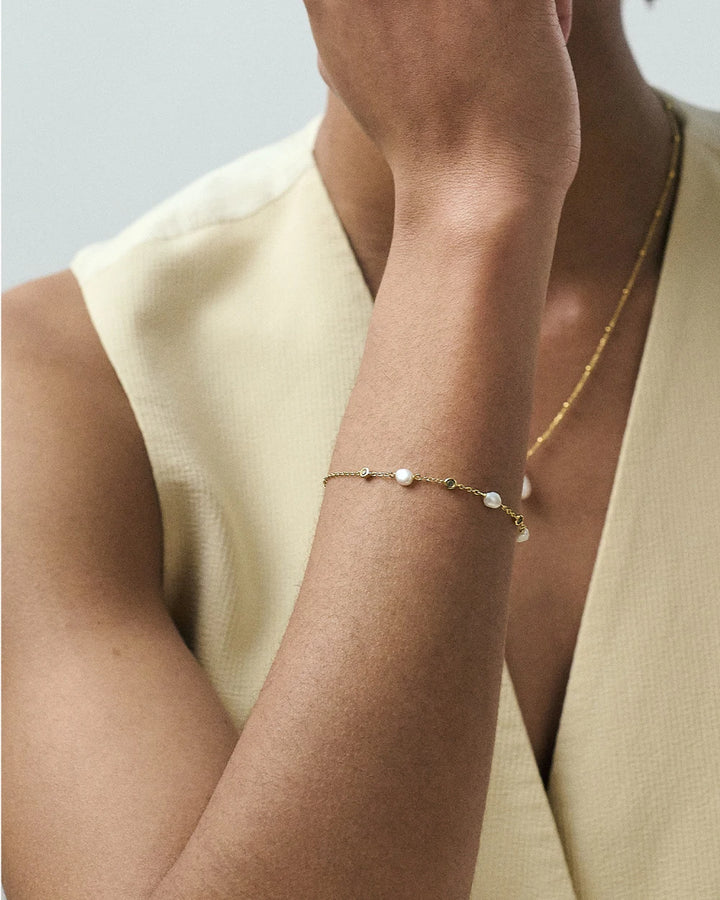 Astley Clarke Gold Vermeil Station Bracelet - Freshwater Pearl & Created Sapphire
