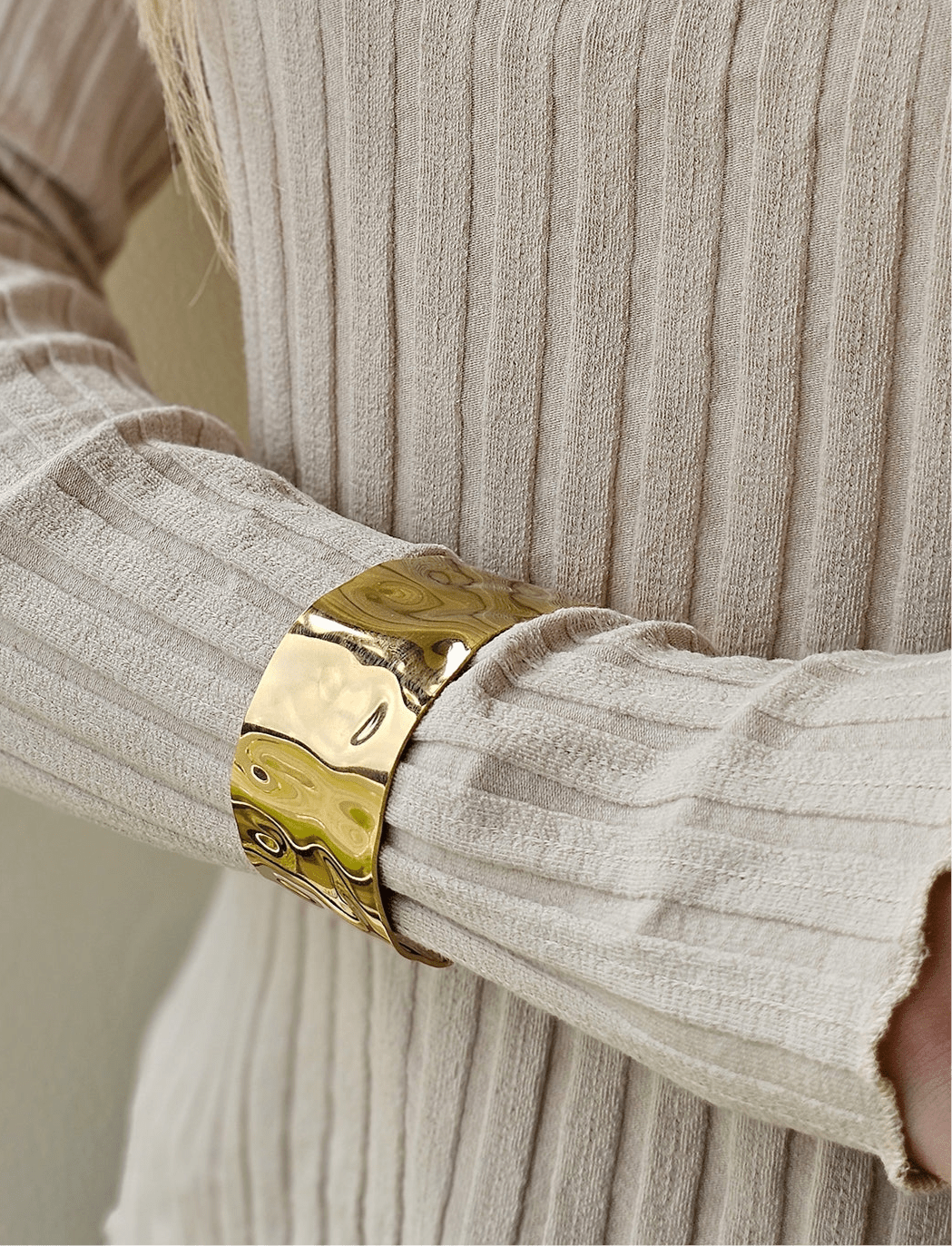 Mococo Essentials Gold Chunky Bangle - MococoMococoMOCEGB001Bracelets