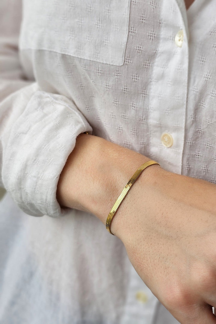 Mococo Essentials Gold Dainty Herringbone Chain Bracelet - MococoMococoMOCEGB004Bracelets