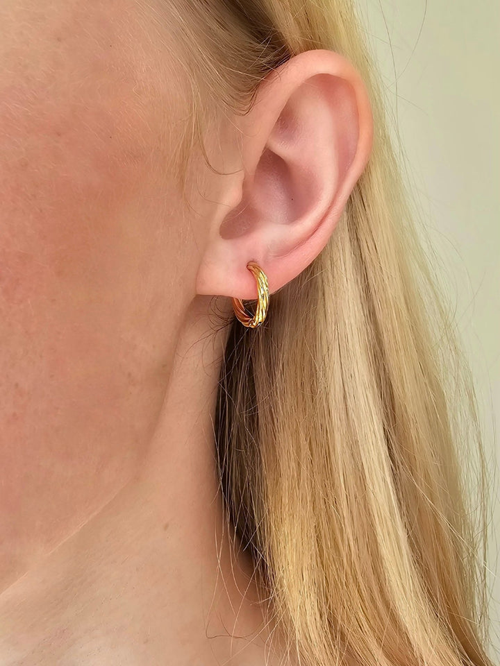 Mococo Essentials Gold Twisted Hoop Earrings - MococoMococoMOCEGE004Earrings