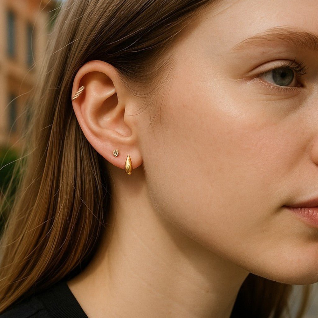 Mococo Gold Mini Droplet Stud Earrings - MococoMococoMOCEGE017Earrings