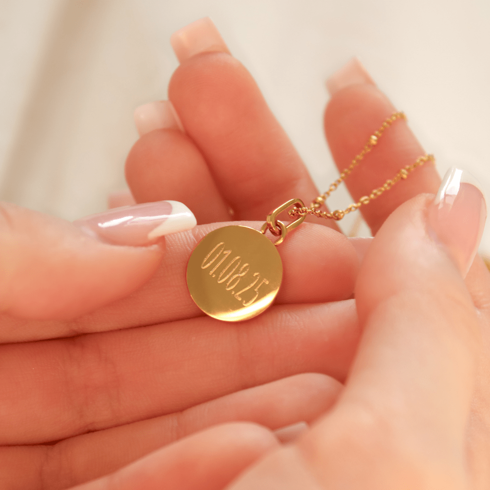Mococo Gold Personalised Circle Charm Necklace - MococoMococoMOCGOLHCHARMNecklaces