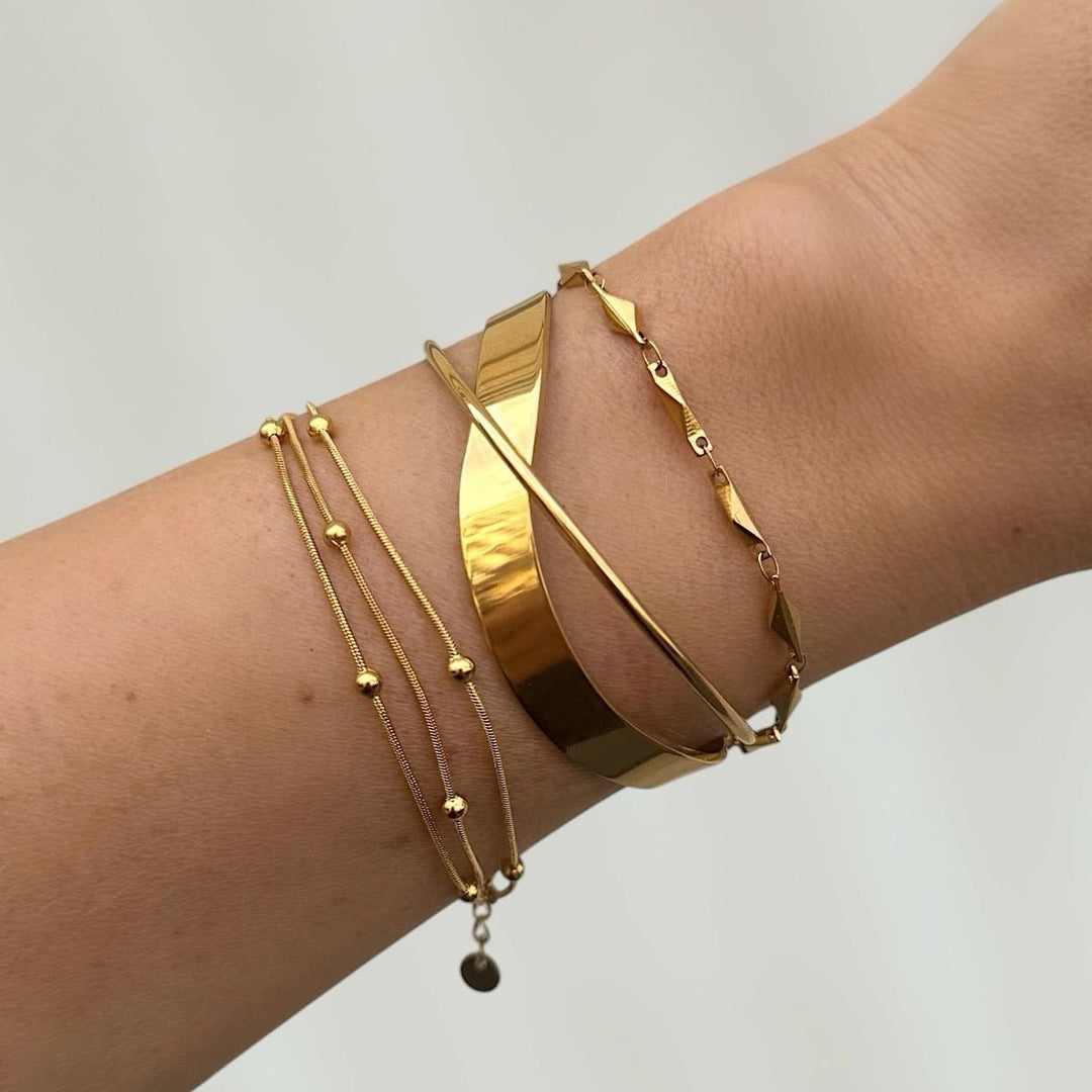 Mococo Gold Twist Bangle - MococoMococoMOCEGB012Bracelets