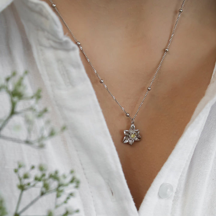 Ola Silver Daffodil Necklace - MococoOla.OLA00029Necklace