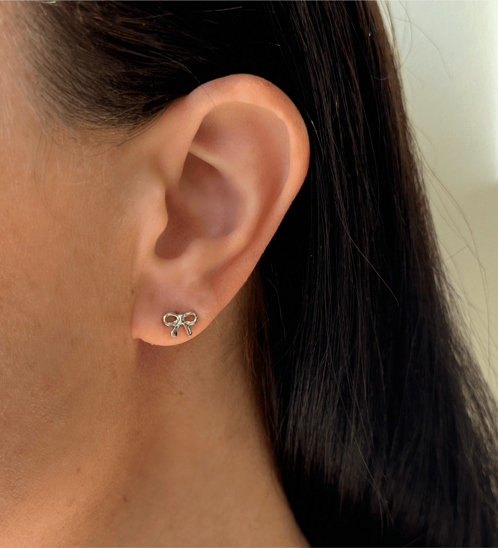 ol&co Silver Dainty Bow Stud Earrings - MococoOl&CoD7356Earrings