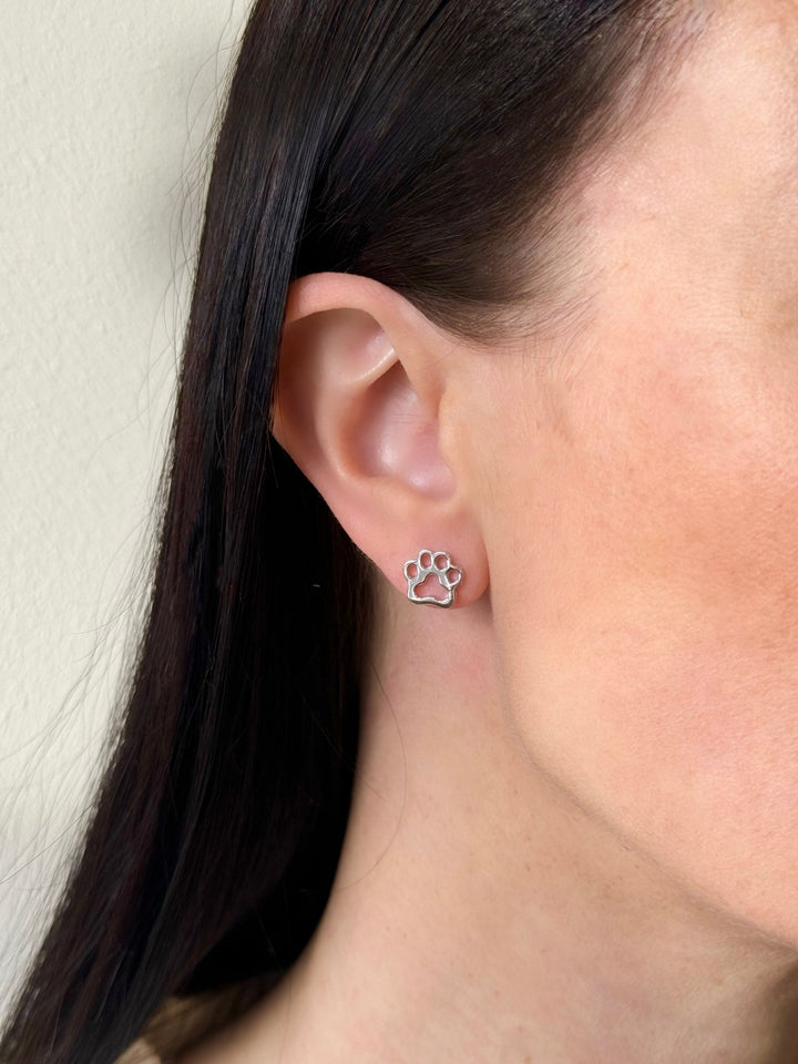 ol&co Silver Paw Print Stud Earrings - MococoOl&CoD8242Earrings