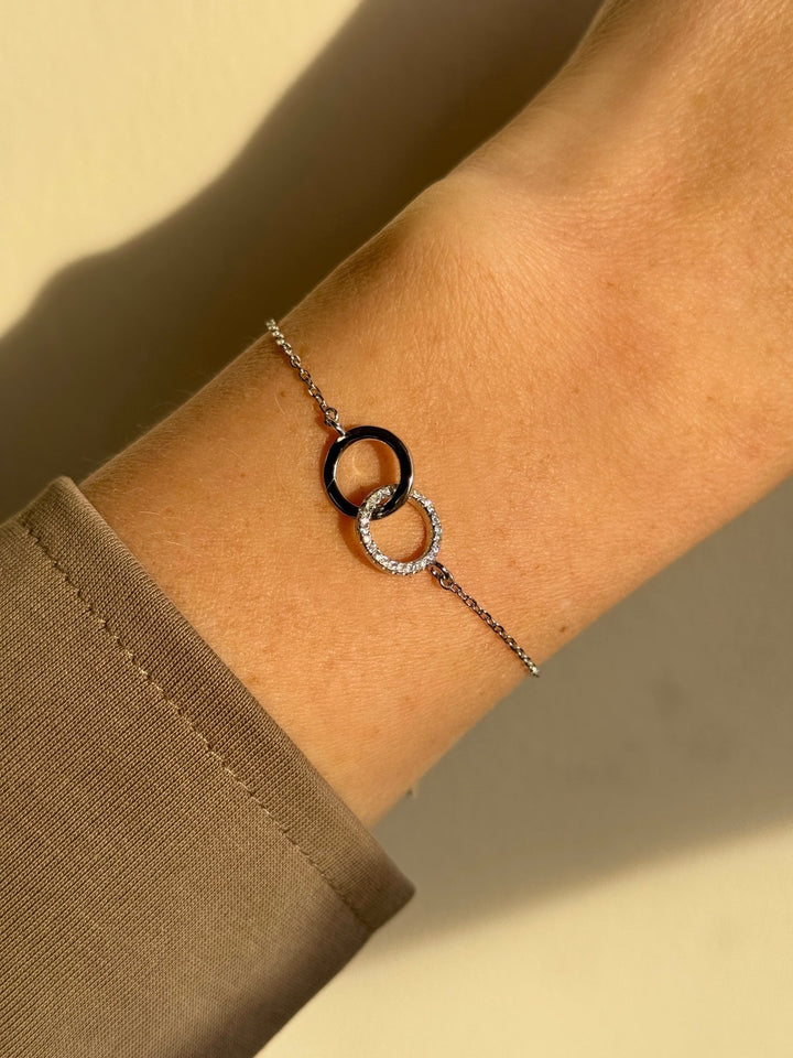 ol&co Silver Sparkling Interlinking Circles Bracelet - MococoOl&CoC4692Bracelets