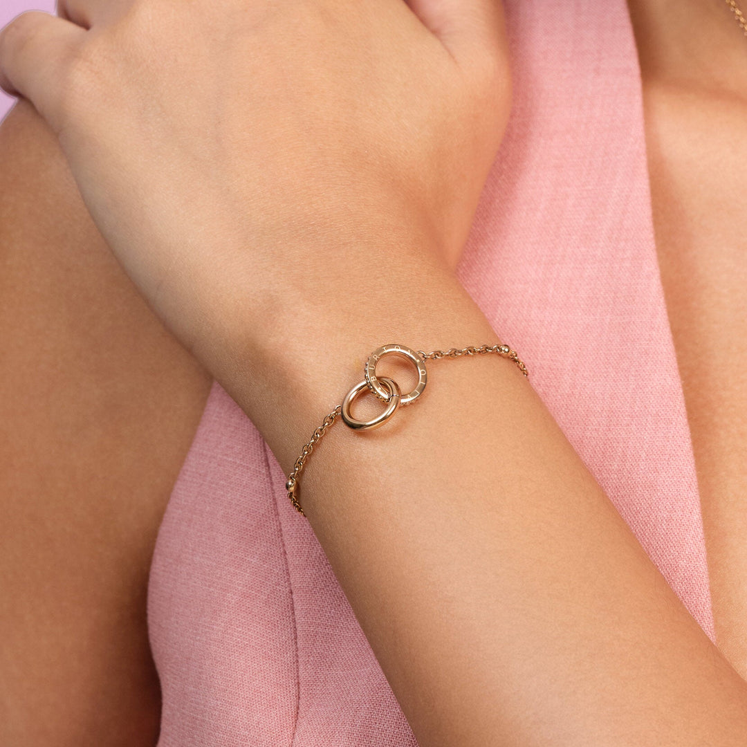 Olivia Burton Amity Interlock Rose Gold Bracelet - MococoOlivia Burton24100316Bracelets