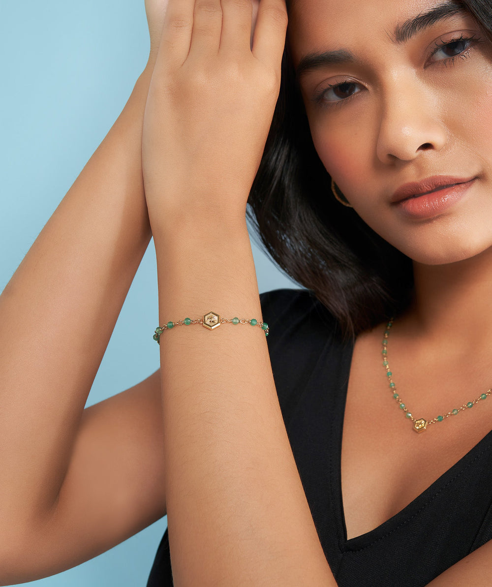 Olivia Burton Gold Green Minima Bee Beaded Bracelet - MococoOlivia Burton241001757613272586429Bracelets