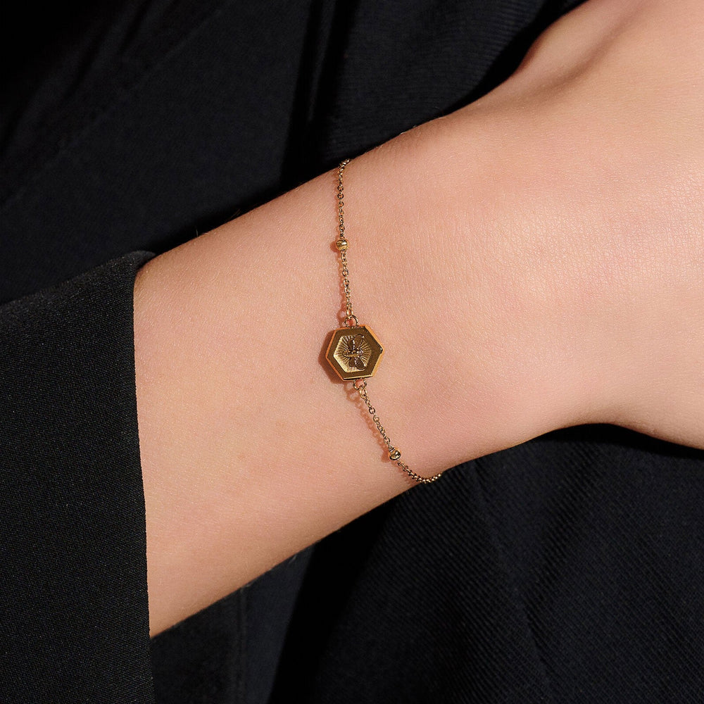 Olivia Burton Gold Minima Bee Bracelet - MococoOlivia Burton241001007613272562249Bracelets