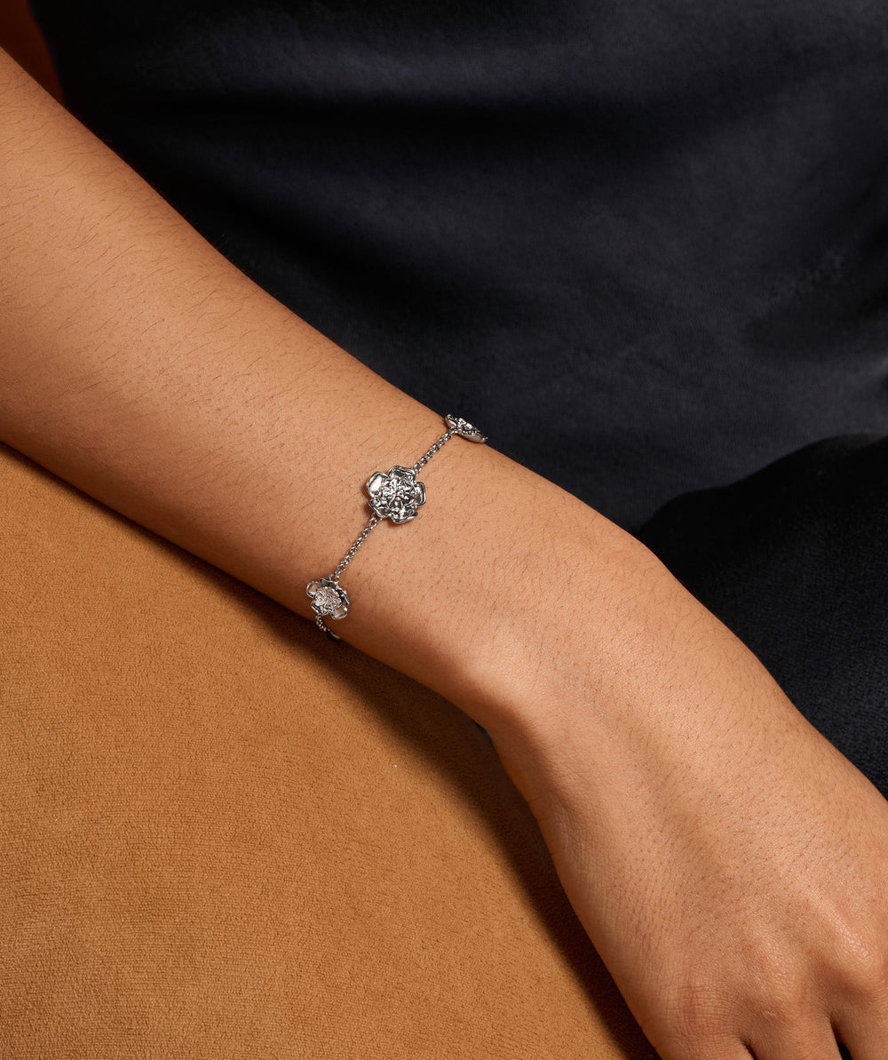 Olivia Burton Silver Tudor Rose Flower Bracelet - MococoOlivia Burton241002467613272610902Bracelets
