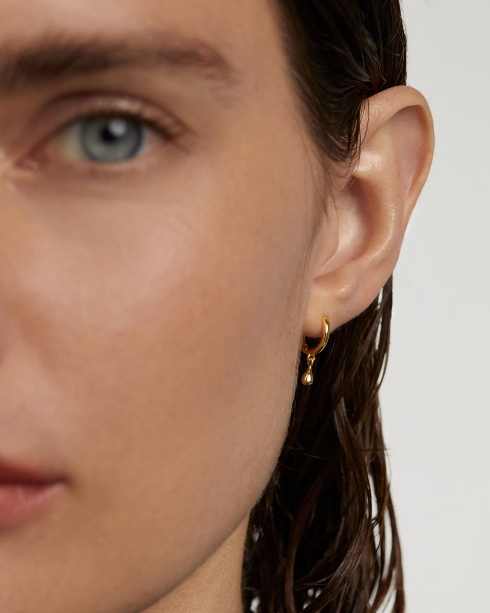 PDPAOLA Gold Teardrop Single Hoop Earring - MococoPDPAOLAPG01 - 025Earrings