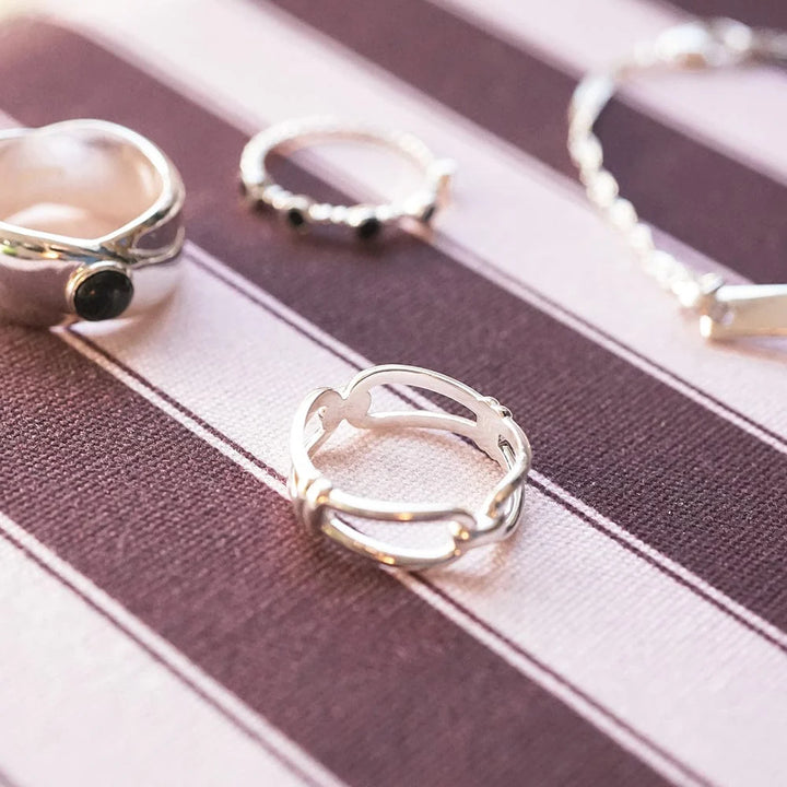 Daisy Polly Sayer Knot Band Ring