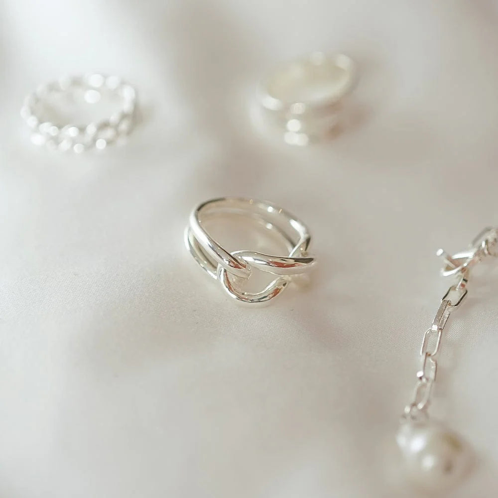 Daisy Polly Sayer Large Knot Chain Ring