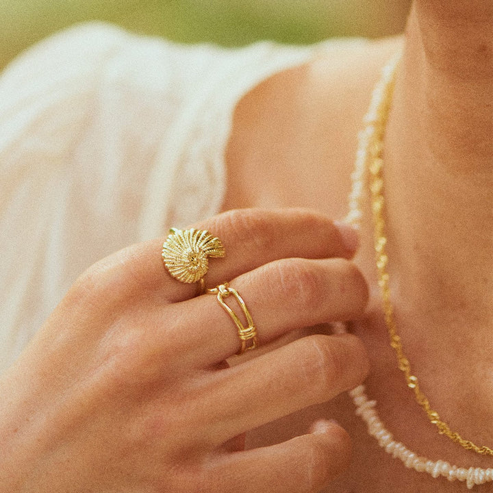 Daisy Polly Sayer Shell Ring
