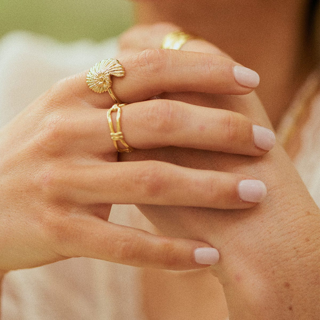 Daisy Polly Sayer Shell Ring