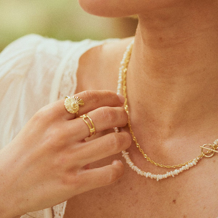 Daisy Polly Sayer Shell Ring