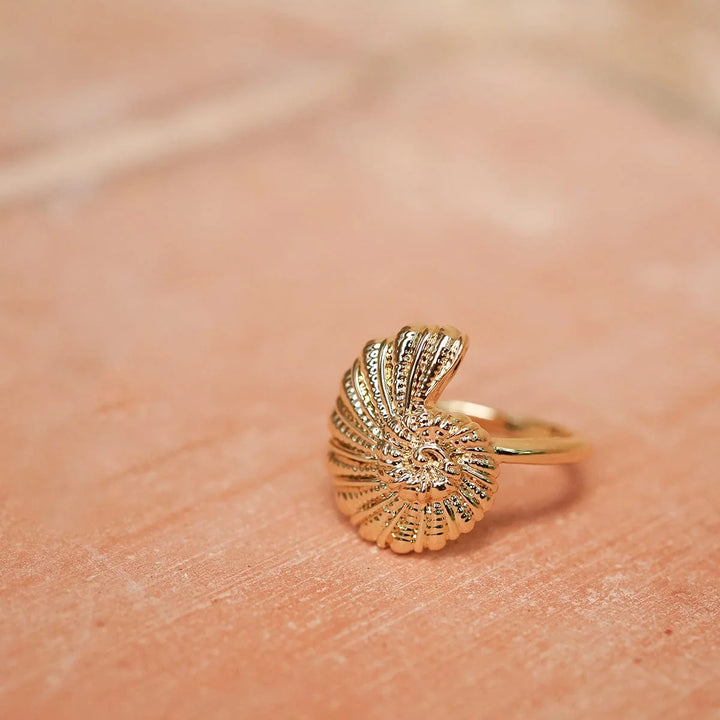 Daisy Polly Sayer Shell Ring